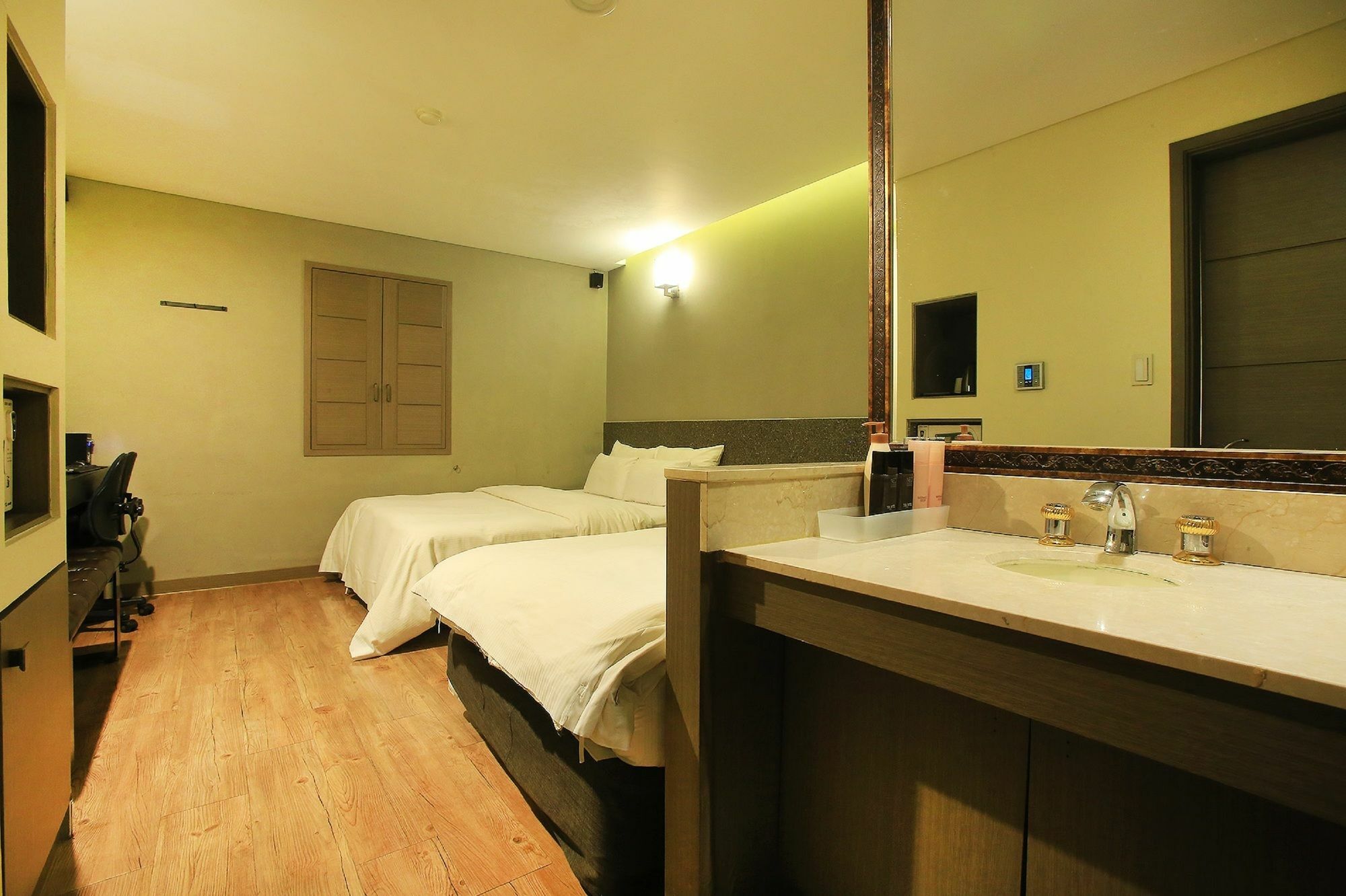 Tara Hotel Сеул Екстериор снимка